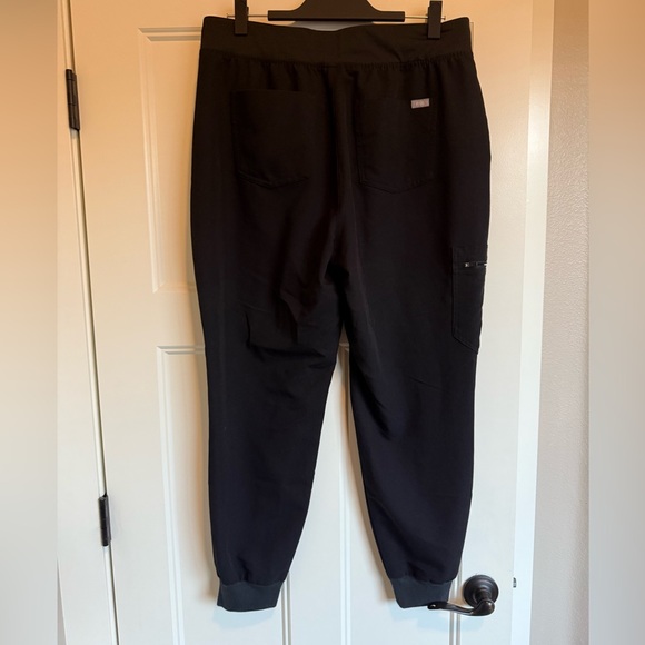 FIGS Zamora Jogger Scrub Pant - Picture 2 of 3